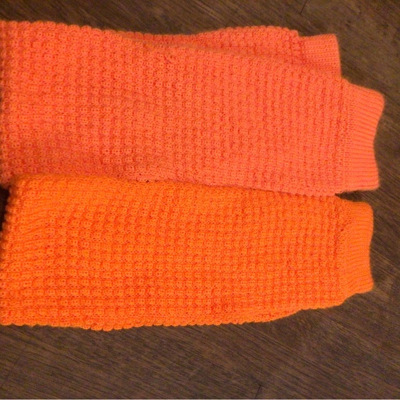 American Apparel Bright Orange Knit Leg Warmers - Picture 3 of 3